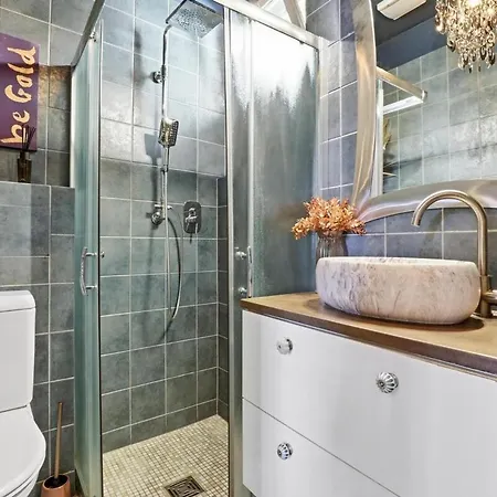 Boutique 2br In Old Town With Parking * Bratislava