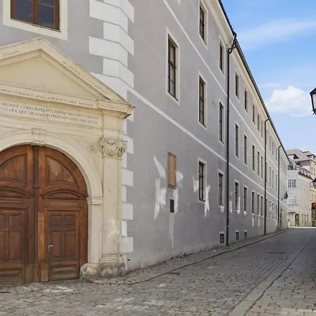 Boutique 2br In Old Town With Parking Apartmán